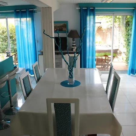 Annie Llense Apartment *